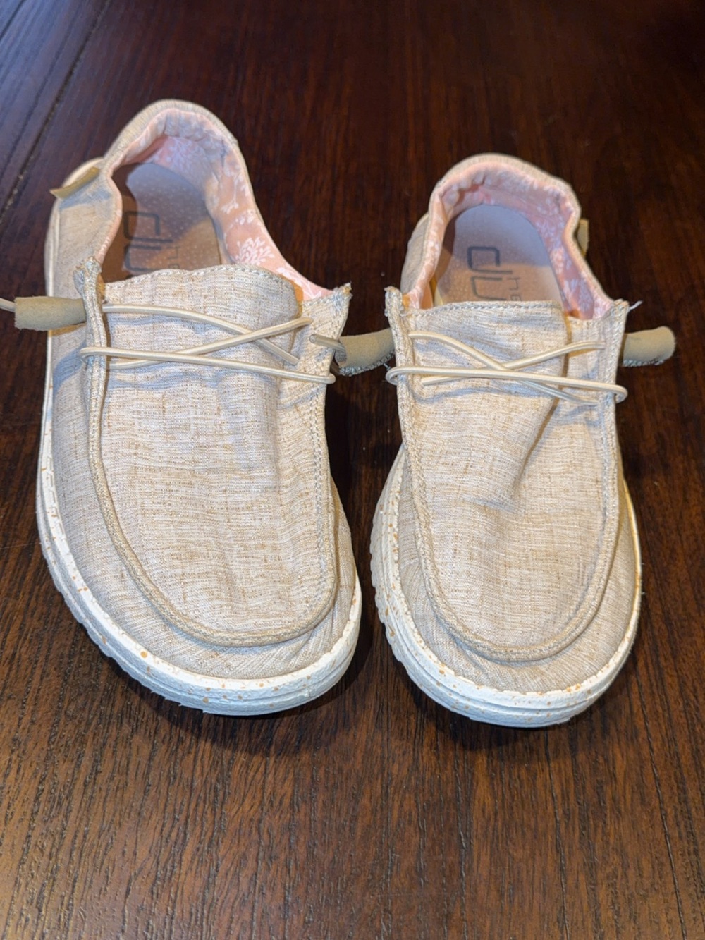 Hey Dude Wendy Chambray White Nut Womens Size 7 Walking Casual Shoes Loafers